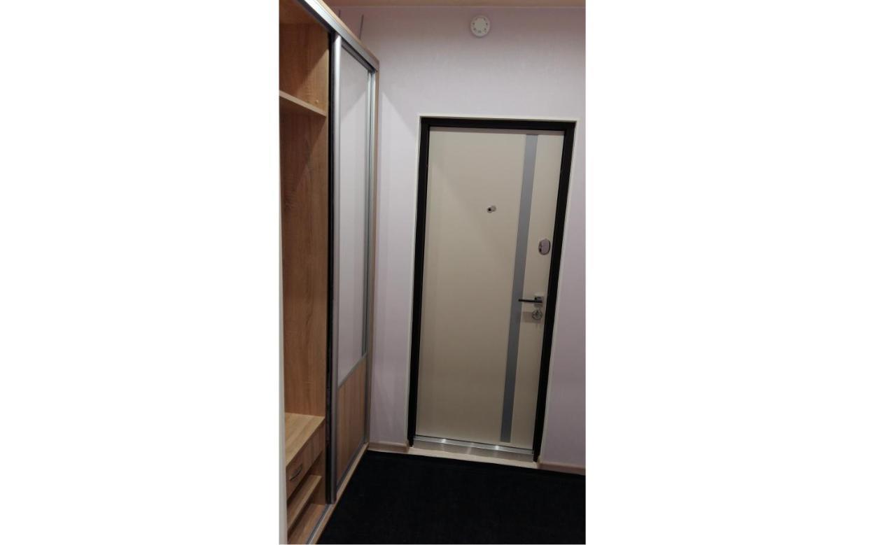 Apartment Near Metro Pozniaky キエフ エクステリア 写真